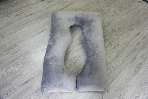 Gối Chữ U Cho Bà Bầu _ Nhung màu xám Gối chữ U cho bà bầu goiluoi.com